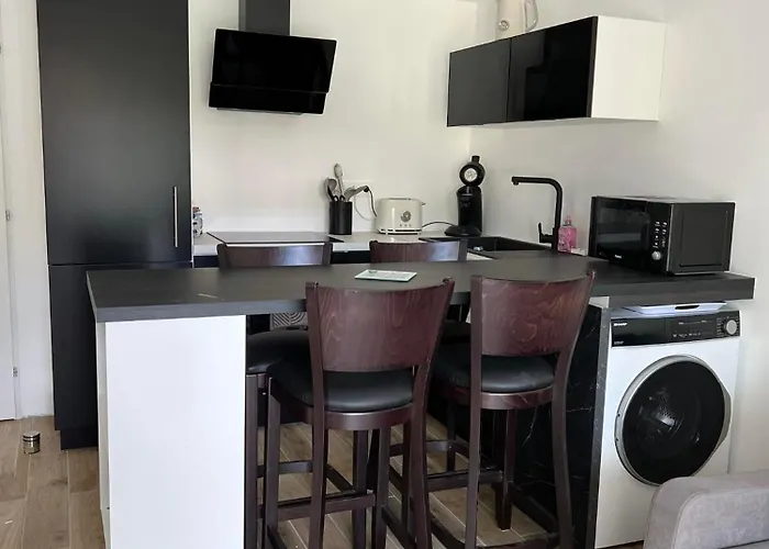 Nyaraló Madeline House's Mindin